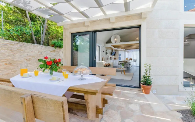 Villa Stone Pearl