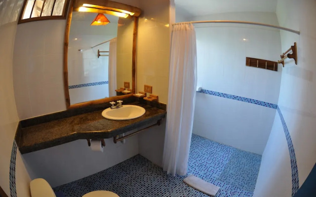 Azuluna Eco-Lodge