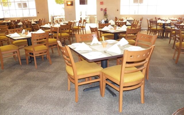 Holiday Inn Convention Center by IHG