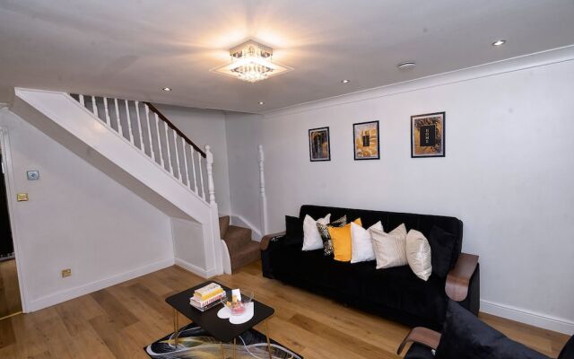 25 Mins to CL! London Amazing 2bedhome Sleeps 1-5