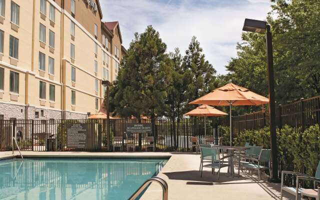 La Quinta Inn & Suites by Wyndham Atlanta Airport North