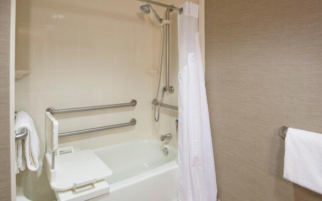 Holiday Inn Express & Suites Bloomington - MPLS Arpt Area W, an IHG Hotel