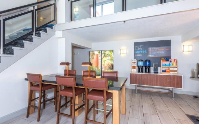 Holiday Inn Express & Suites Bradenton West by IHG