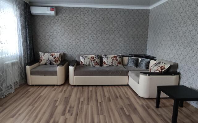 Апартаменты на улице Безжонова 66