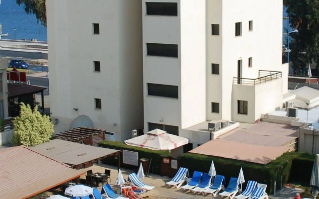 Pigeon Beach Hotel Apartments