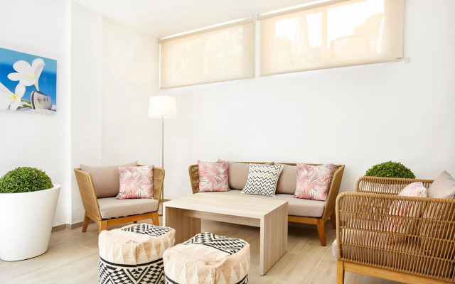 Universal Apartamentos Laguna Garden