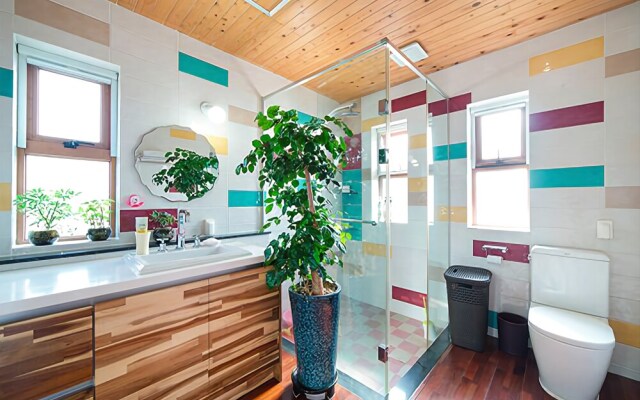 Jeju Dongmun Byeoljang Pension