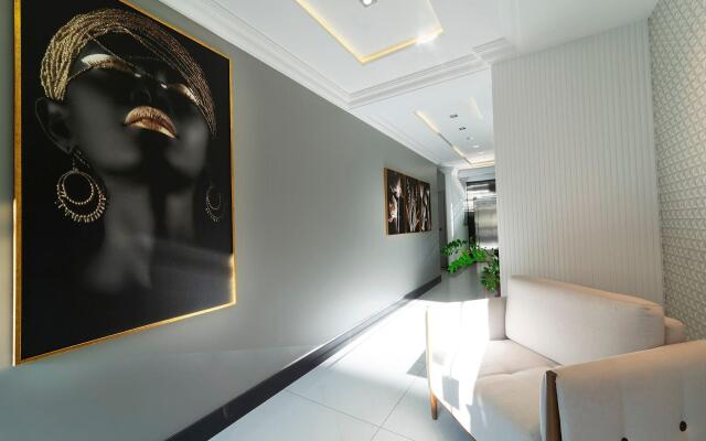 Apartamento 2 quartos sendo 1 suíte 80 metros da praia