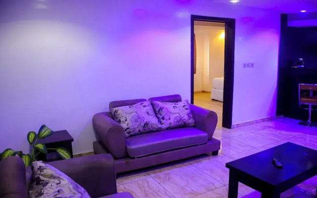 Royal Crest hotel and suite