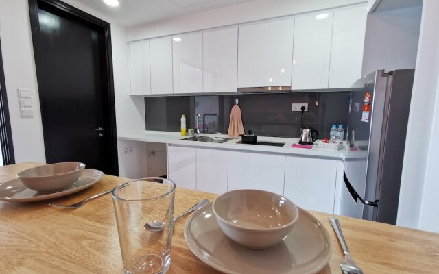 Almas Suites Puteri Harbour Hello Kitty