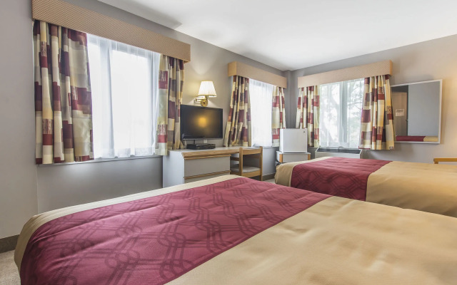 Econo Lodge La Malbaie