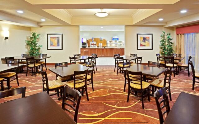 Holiday Inn Express Hotel & Suites Chehalis - Centralia