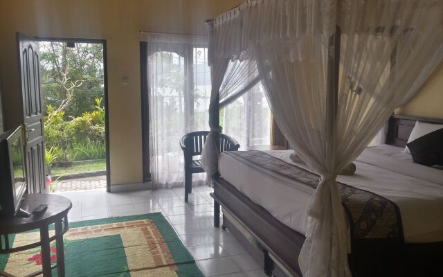 Segara Hotel and Restaurant