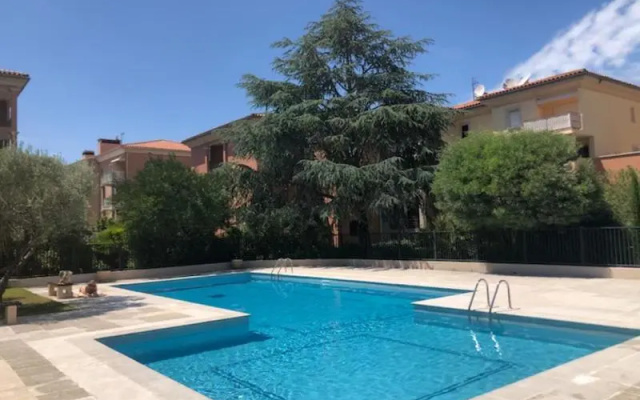 Belle residence au centre de Saint Tropez avec piscine et garage