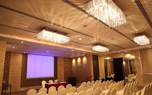 Grand Hometel Malad