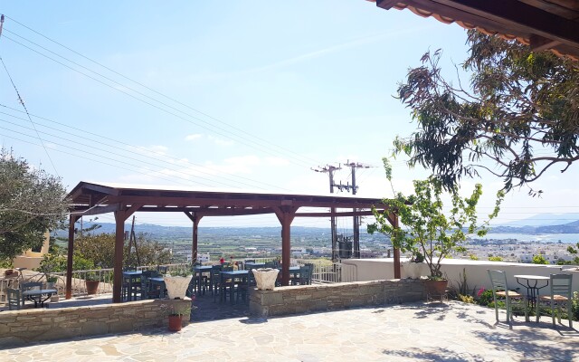 Petros Studios & Suites