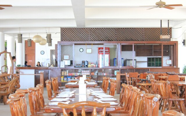 Laiya White Cove Beach Resort
