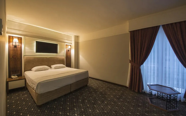 Jolnar Garden Hotel