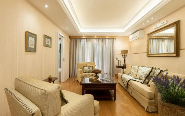 Vouliagmeni's Elegance by Acropolis Suites