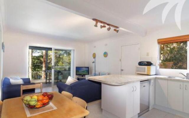 Picture perfect Lizzie Palms 2