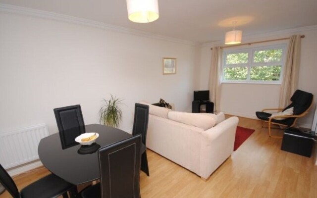 Stride Close , Chichester 415071