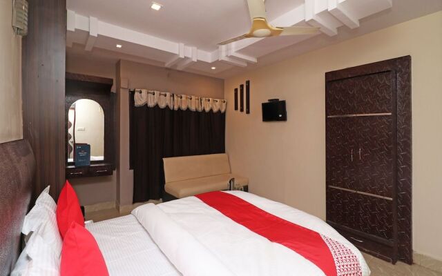 OYO 29345 Hotel Samrat