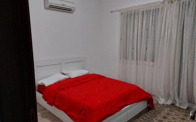 White house 3 bedroom City Center