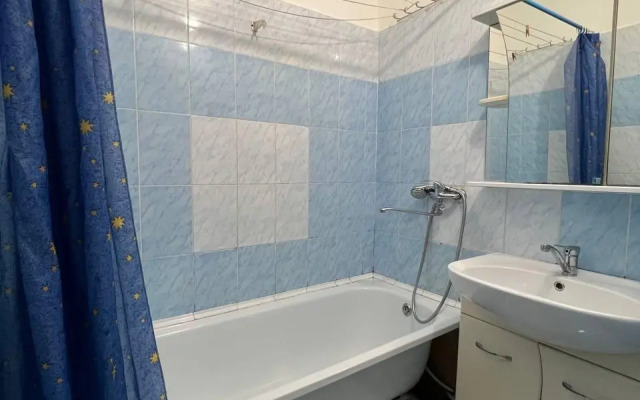 Апартаменты на улице Паровозников 32