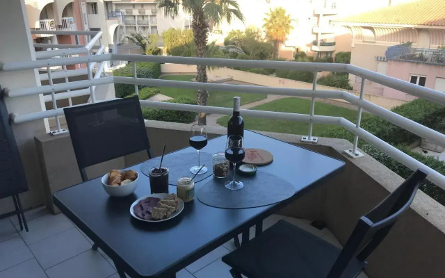 80pa111 Port Fréjus