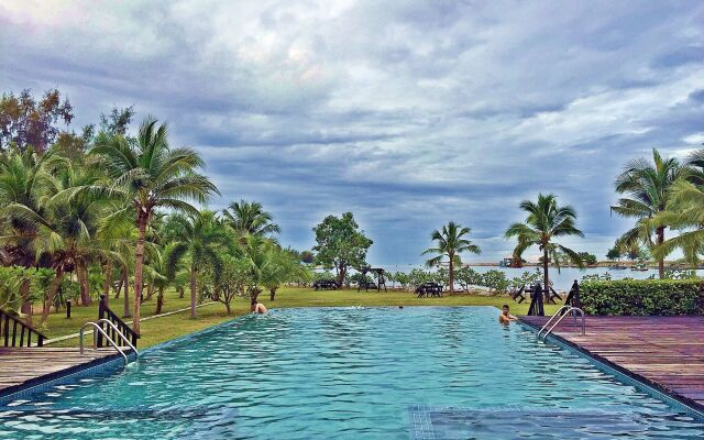 Lawana Escape Beach Resort