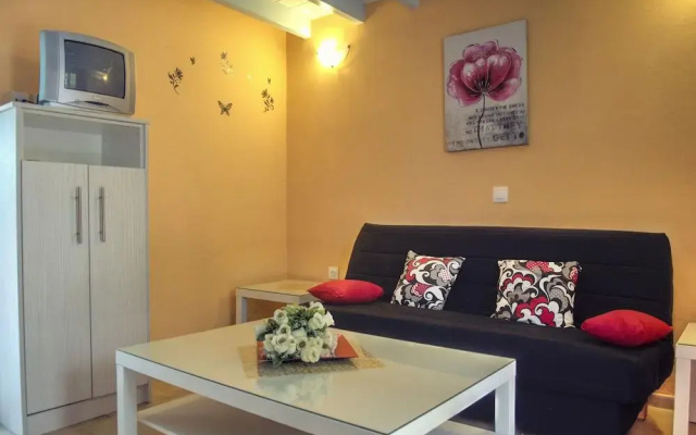 Eleni Apartments