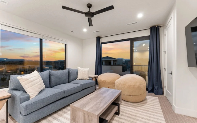 The Dugout 8 Bedroom Home