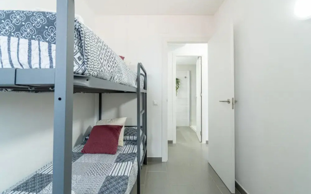 Apartment in Empuriabrava Near Sandy Beach