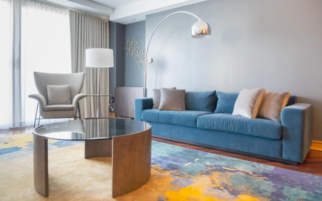 The Windsor Suites