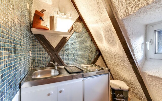 Lovely Apartment With a Small Terrace