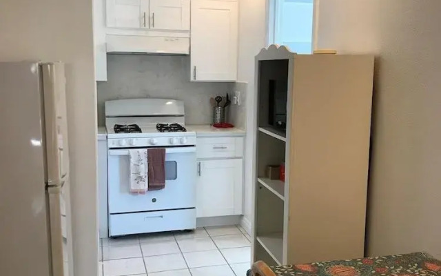 Entire 3 Bedrooms Guest House Close Beach Downtown