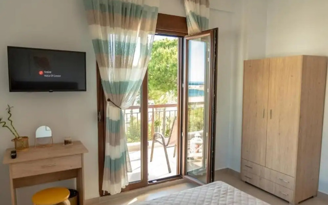 Dimi Seafront Partment by Rentals Pro