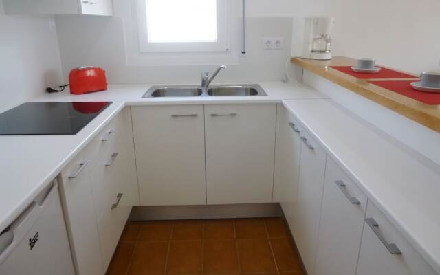 Modernised Apartment in Empuriabrava With Terrace