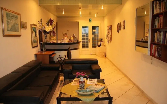 Hermes Apartments