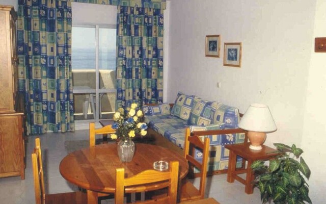 Apartamentos Benal Beach