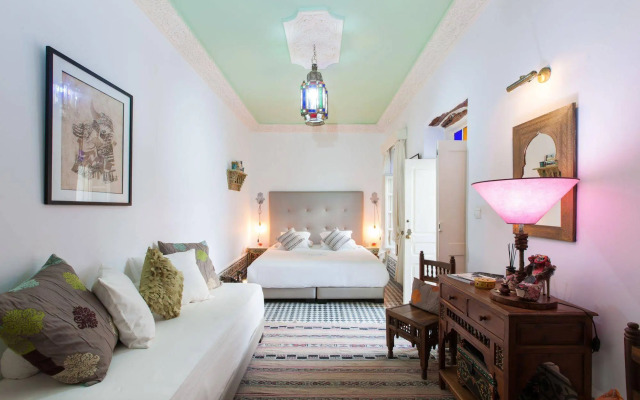 Riad  Emotion