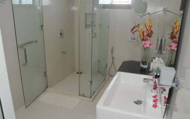 White Villa Resort Aungalla
