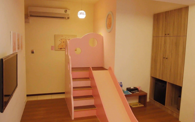 Happycastle Bed and Breakfast