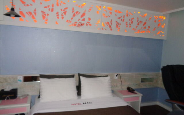 Mac Hotel