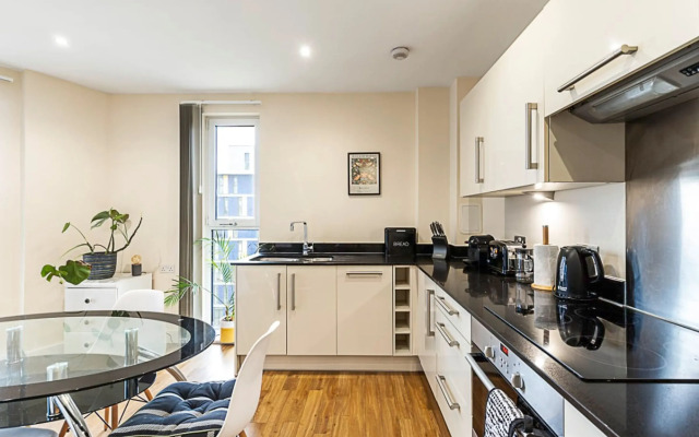 Vibrant London Canal Apartment