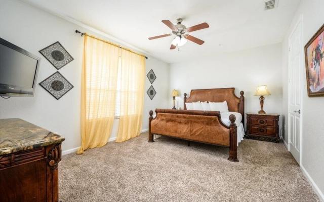 Beautiful Vista Cay Lakeview Condo - 1019