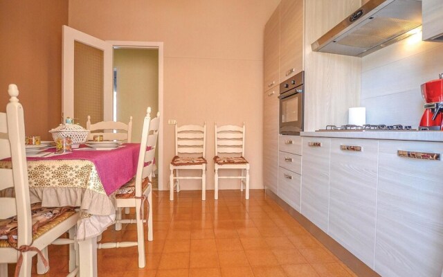 Amazing Home in Giarre With Wifi and 3 Bedrooms
