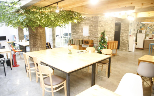 Twin Rabbit Guesthouse