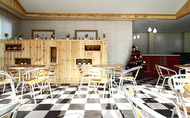 Danyang Dutch Windmill Town Pension