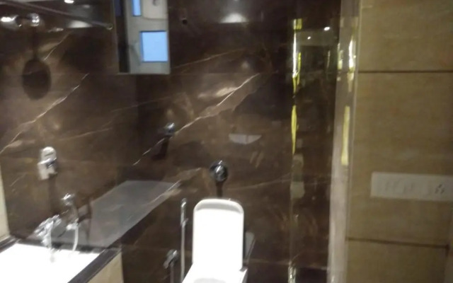 The Crown Business Hotel